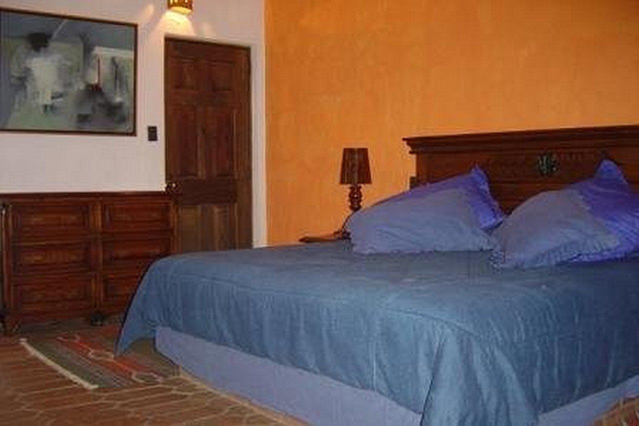 Lago Sol Hotel & Suites Tzintzuntzán Szoba fotó