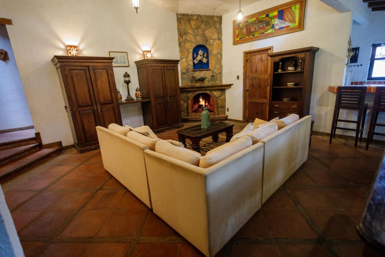 Lago Sol Hotel & Suites Tzintzuntzán Kültér fotó