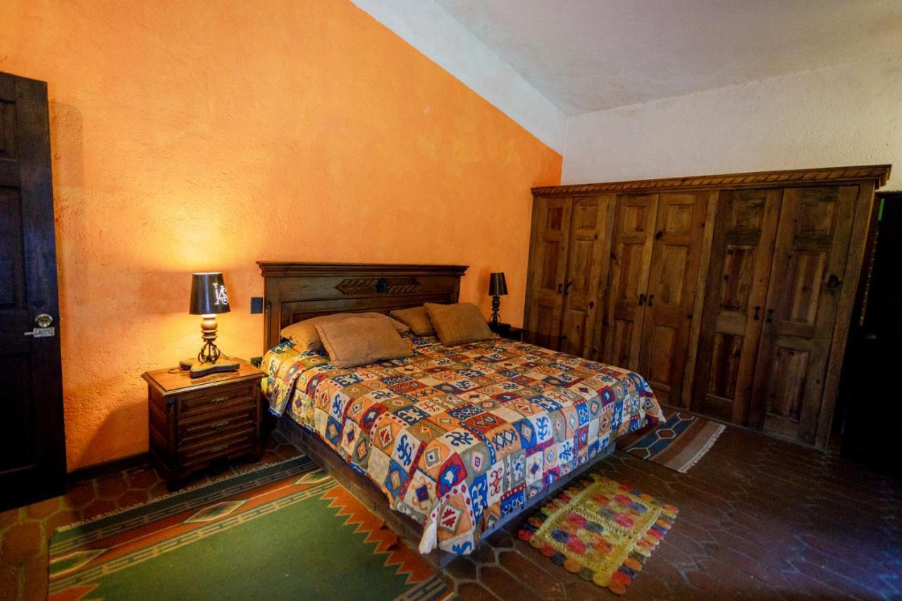 Lago Sol Hotel & Suites Tzintzuntzán Kültér fotó